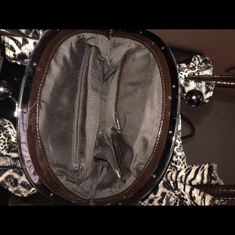 Purses - Picture 5 of 6